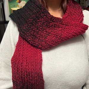 BEAUTIFUL GARNET AND BLACK OMBRÉ HAND MADE KNITTED SCARF